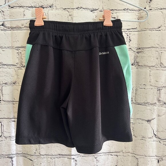 Girl's Dri Works shorts Size 5T - Picture 2 of 3